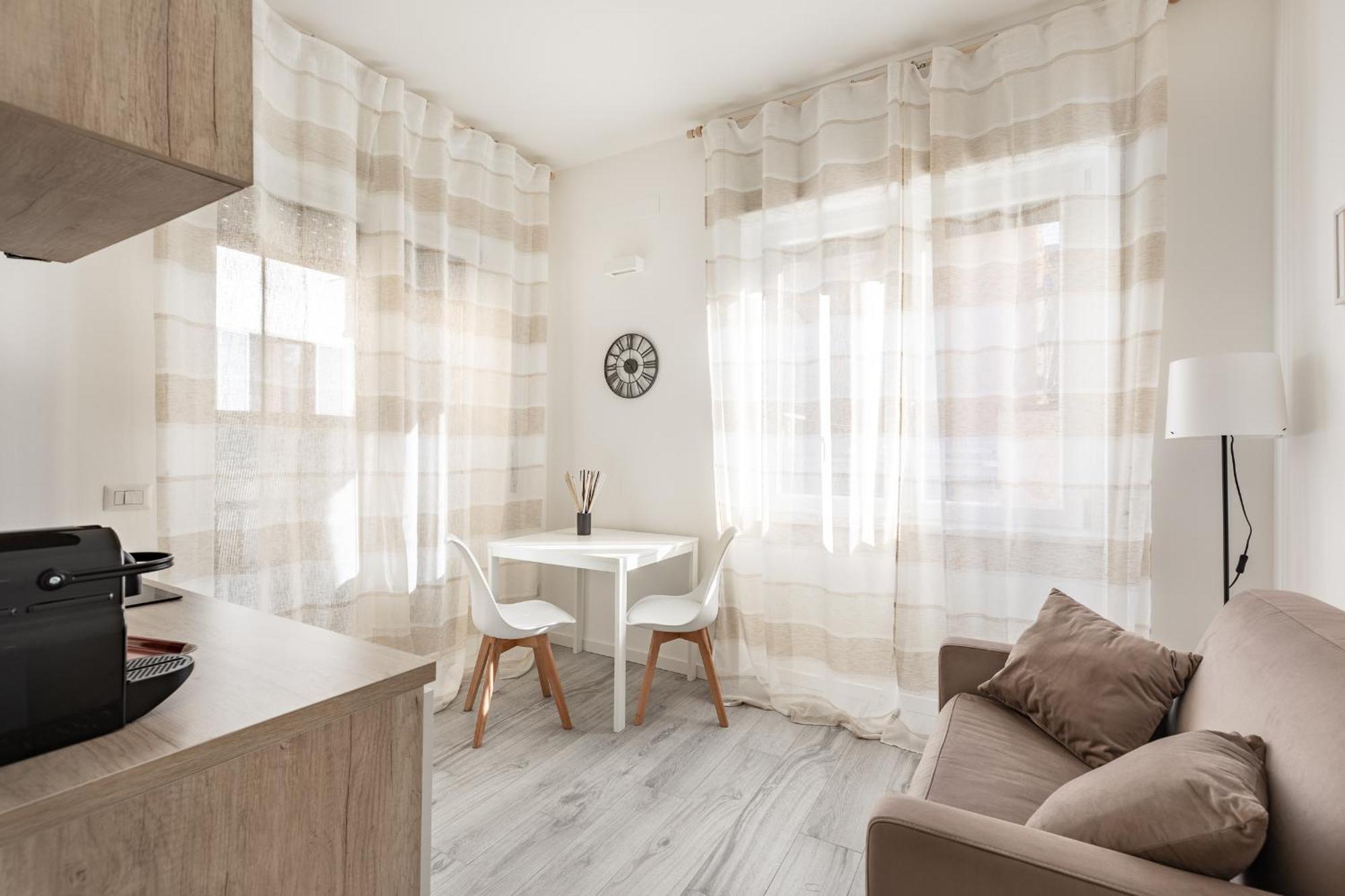 Apartamento Pieno Centro Di Milano Per Gruppi, Famiglie E Viaggi Di Lavoro Exterior foto
